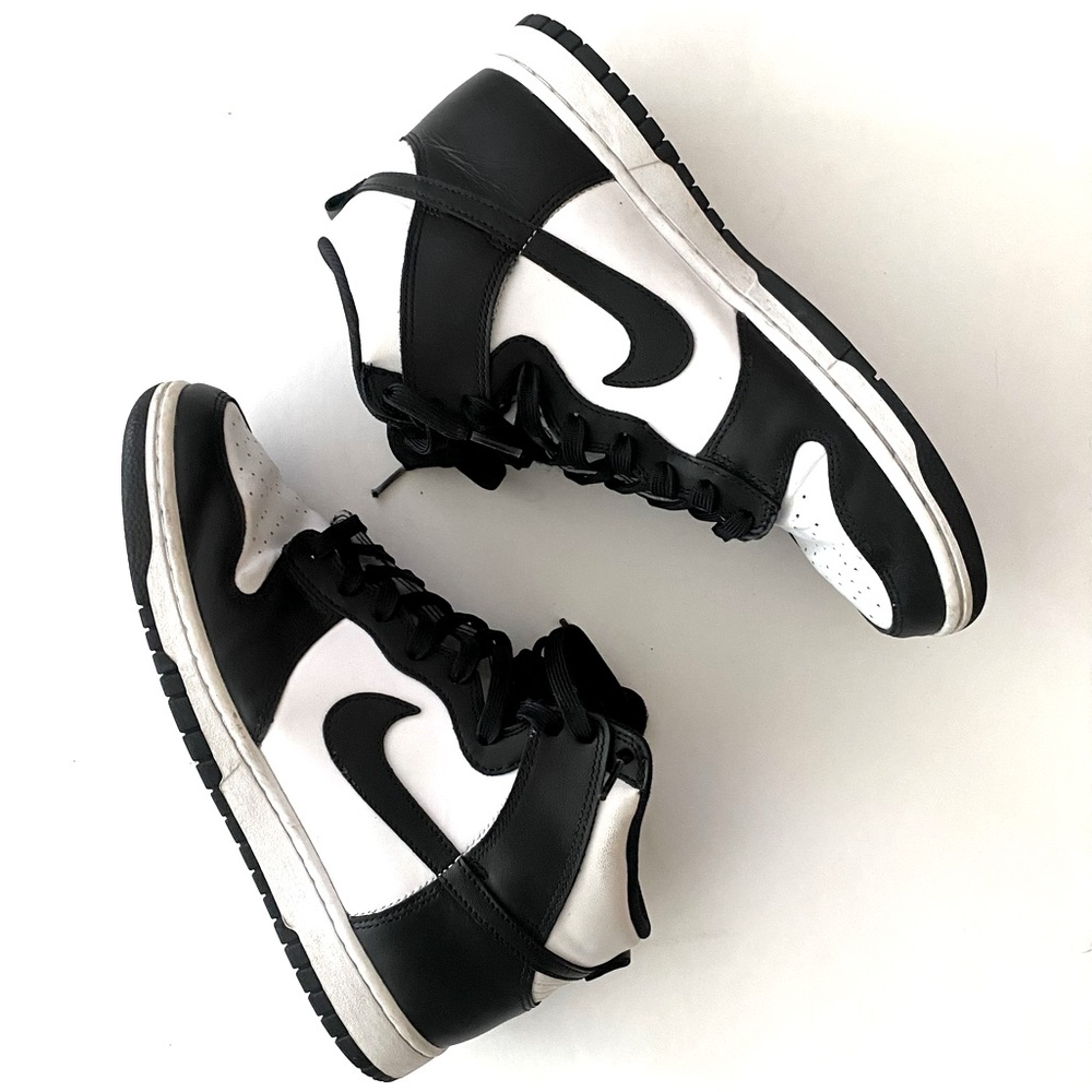 Men’s NIKE Dunk Hi Retro Pandas Size 11.